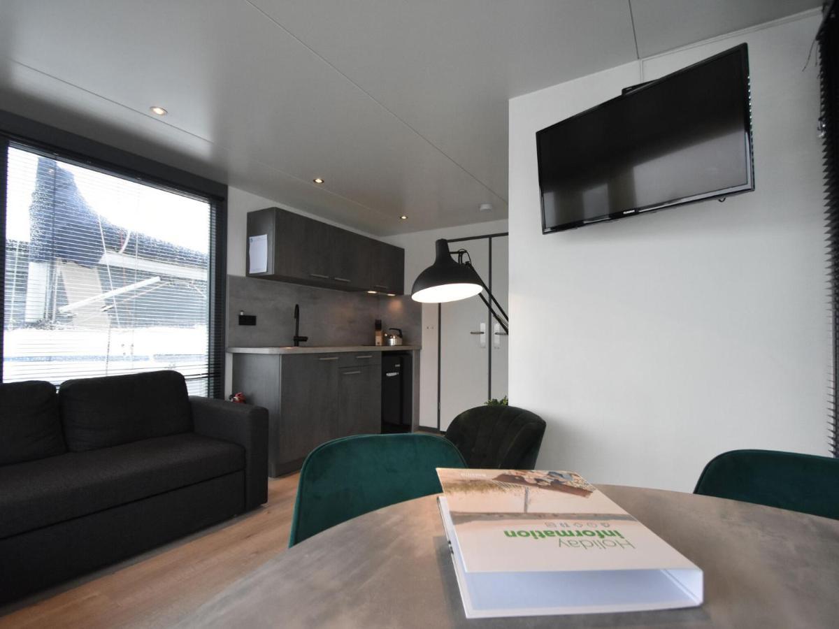 Beautiful Houseboat In The Harbour Of Volendam Near Centre Hotel Bagian luar foto