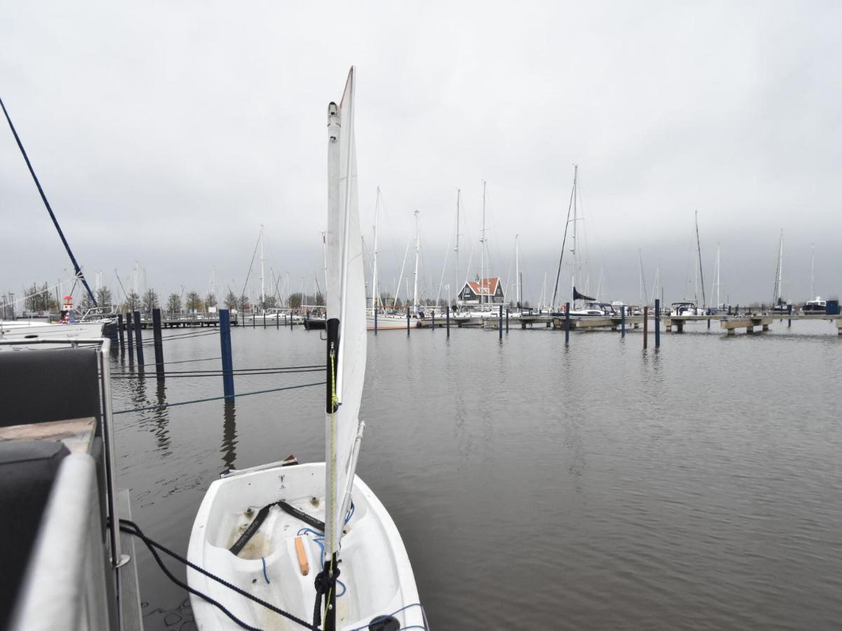 Beautiful Houseboat In The Harbour Of Volendam Near Centre Hotel Bagian luar foto