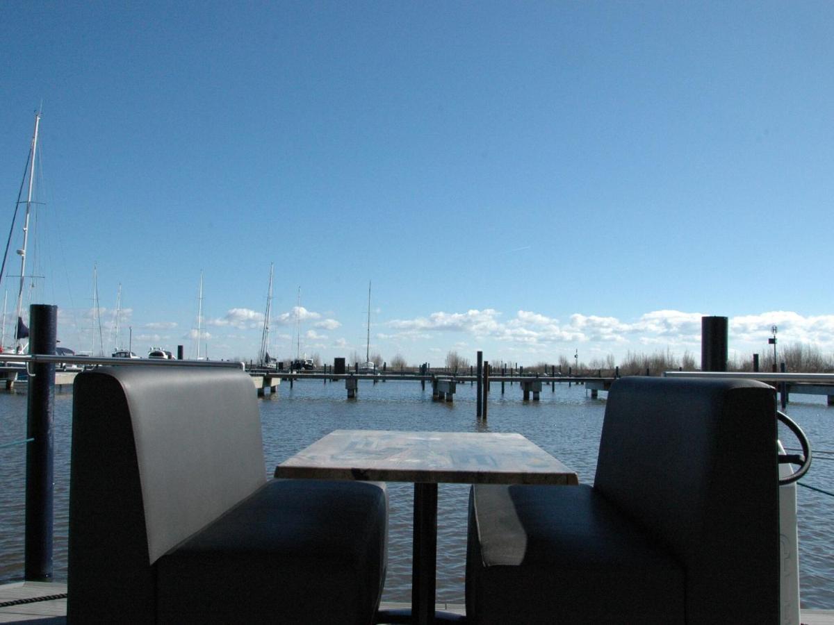 Beautiful Houseboat In The Harbour Of Volendam Near Centre Hotel Bagian luar foto